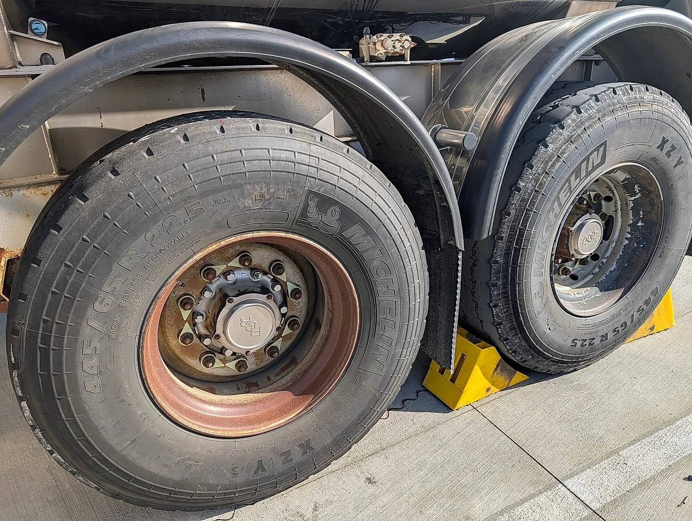 Полуремарке MAGYAR 24000 литра/МЛЯКО, снимка 15 - Ремаркета - 53843078