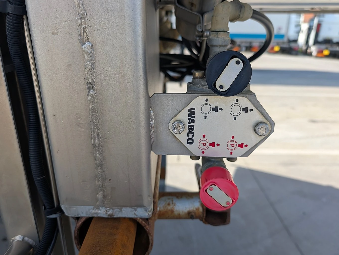 Полуремарке MAGYAR 24000 литра/МЛЯКО, снимка 11 - Ремаркета - 53843078