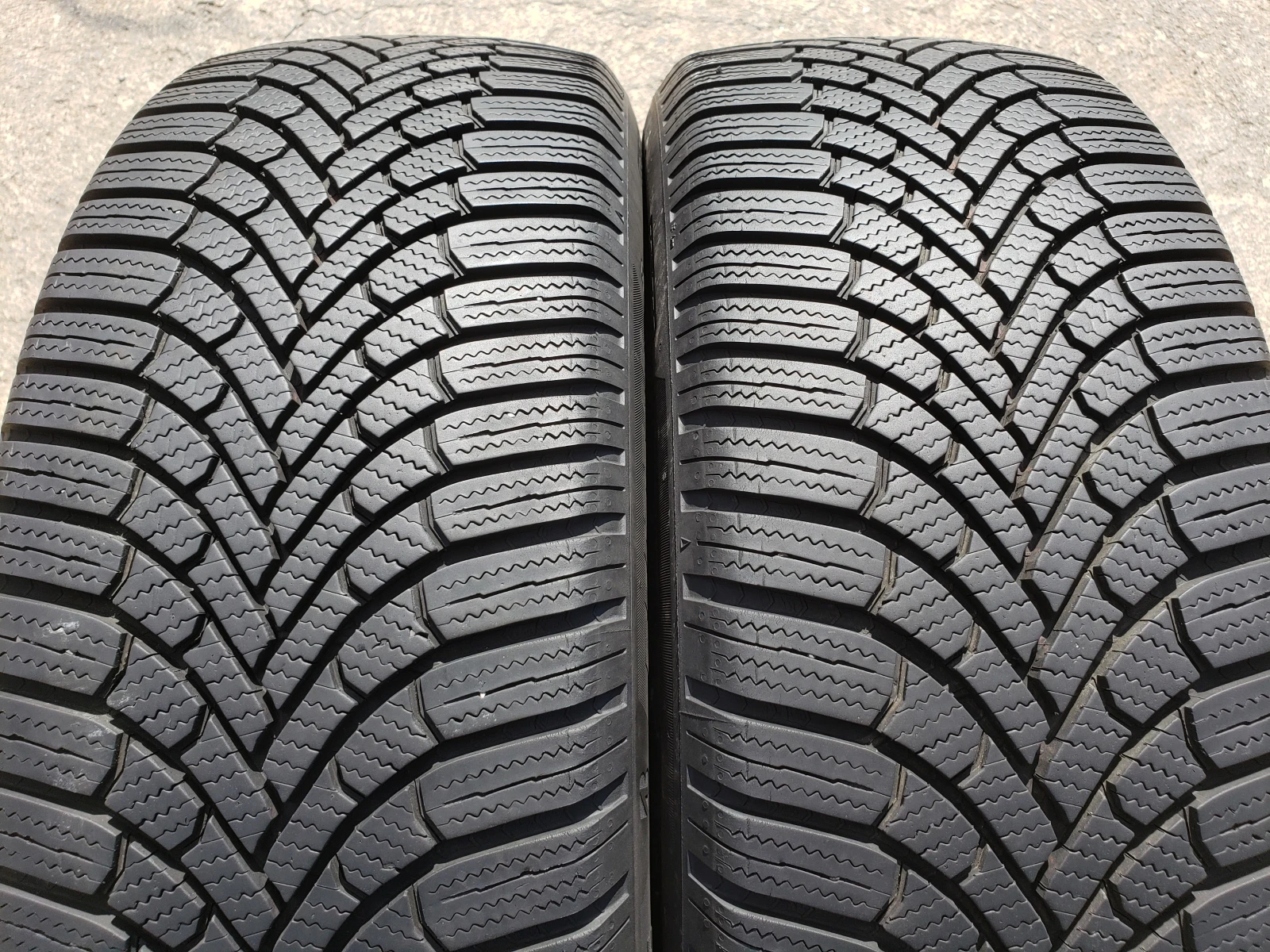Гуми Зимни 205/55R17, снимка 2 - Гуми и джанти - 56244464