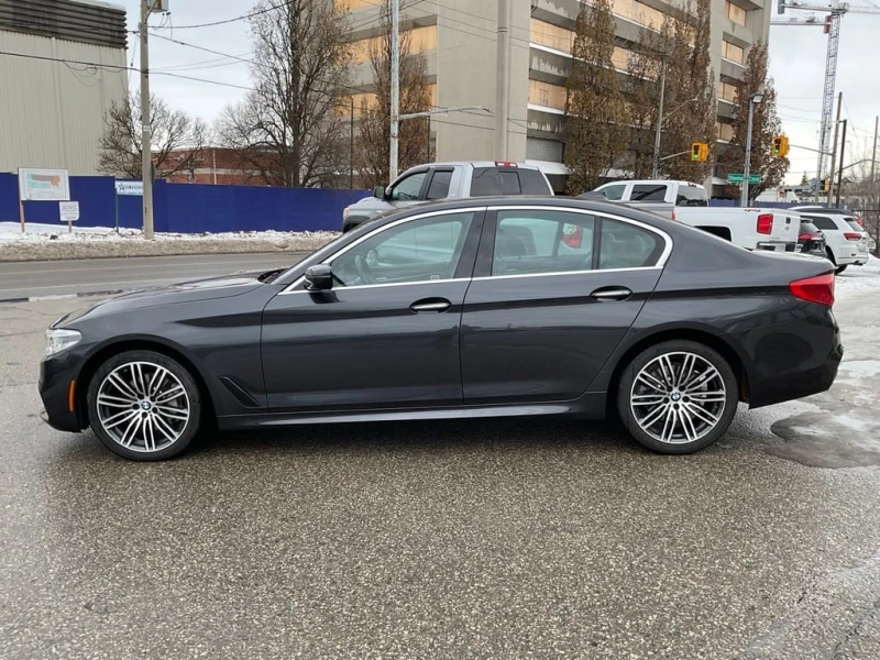 BMW 530 * 530i xDrive M PKG! LTHR! NAV! BACK UP CAM! HUD! , снимка 4 - Автомобили и джипове - 52877693