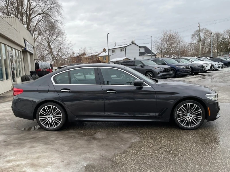 BMW 530 * 530i xDrive M PKG! LTHR! NAV! BACK UP CAM! HUD! , снимка 8 - Автомобили и джипове - 52877693