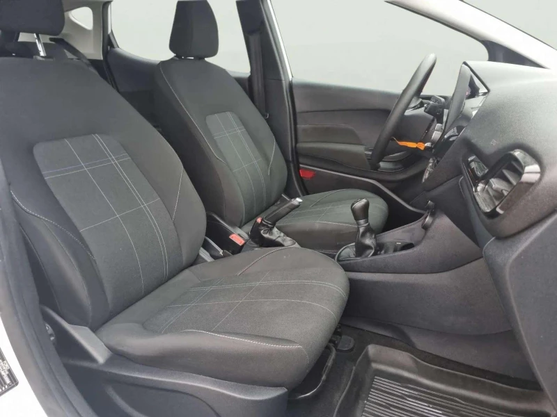 Ford Fiesta 1.1 L, снимка 11 - Автомобили и джипове - 53504836