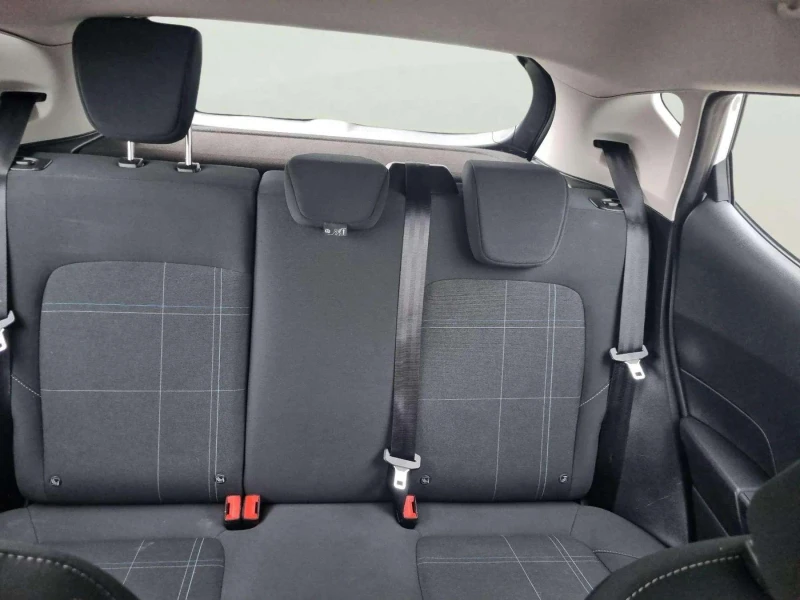 Ford Fiesta 1.1 L, снимка 13 - Автомобили и джипове - 53504836