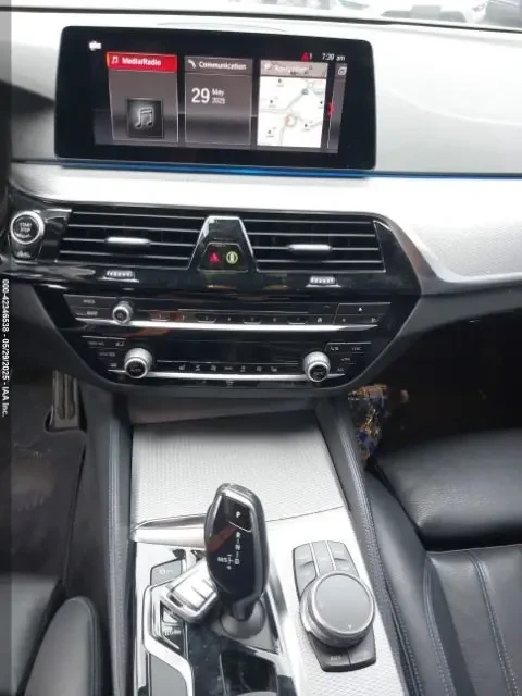 BMW 540 M* SPORT* ДИГИТАЛНО* ТАБЛО* ПОДГРЕВ* КАМЕРА* КЕЙЛЕ - изображение 8