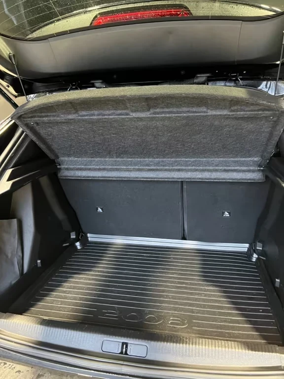 Peugeot 2008 1.5d Allure pack 131ps Avtomat - изображение 10