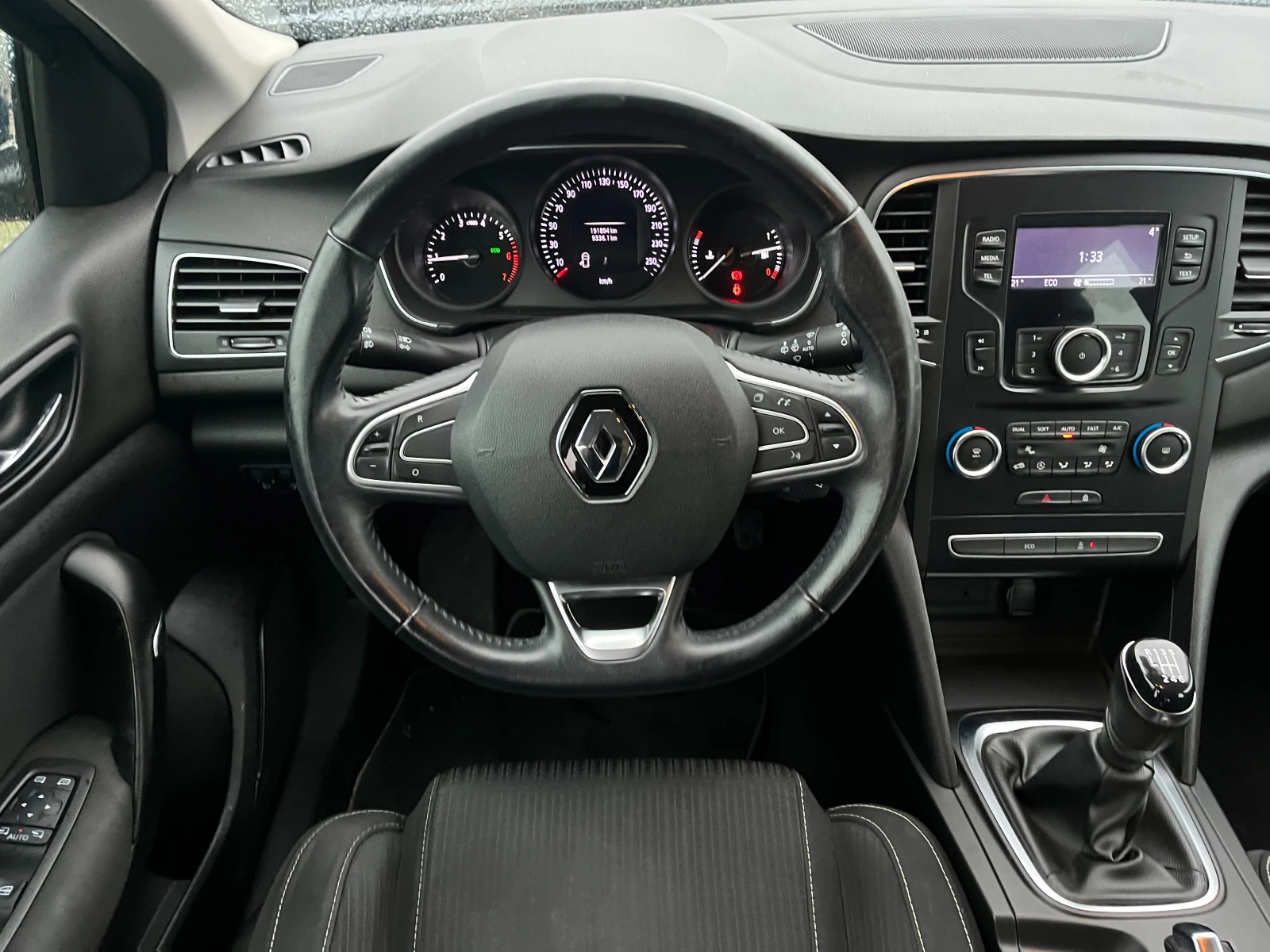 Renault Megane 1.2i + Климатроник - изображение 7