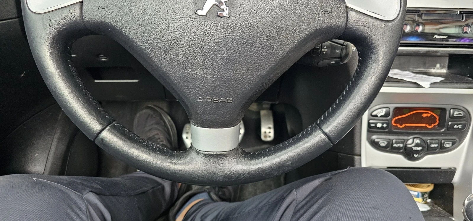 Peugeot 307 2.0 CC - изображение 8
