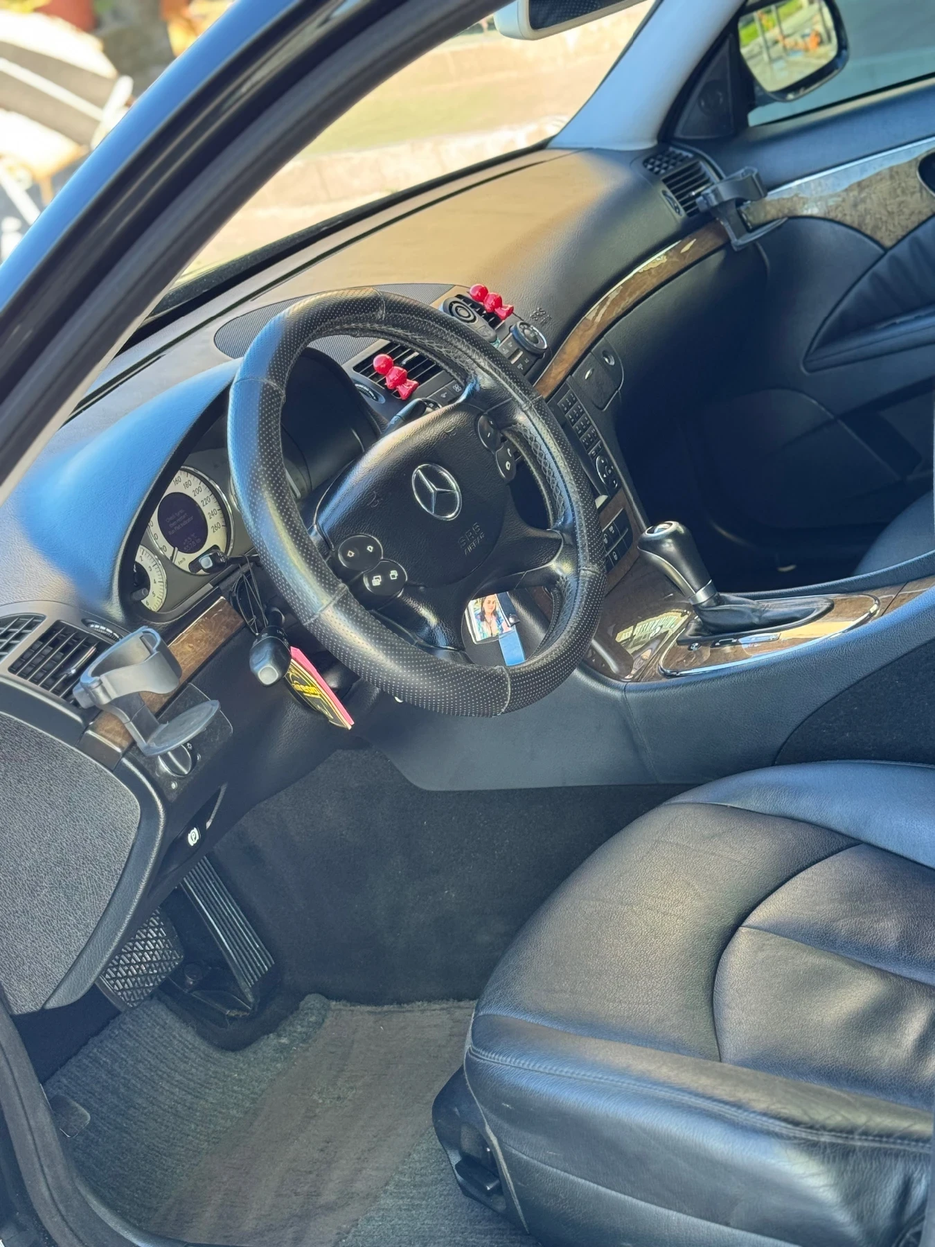 Mercedes-Benz E 320  - изображение 7