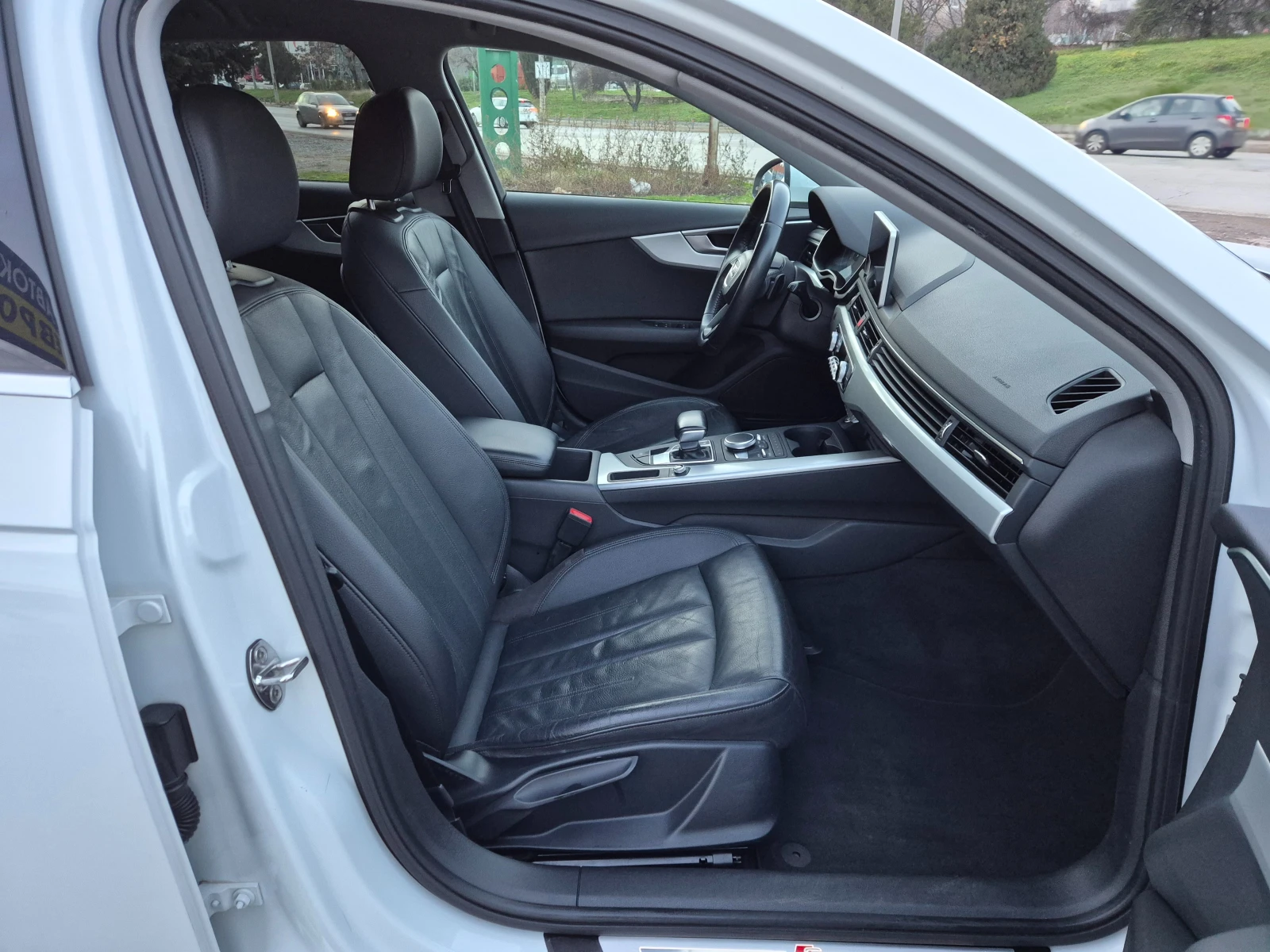 Audi A4 2.0TDI S-Line - изображение 9