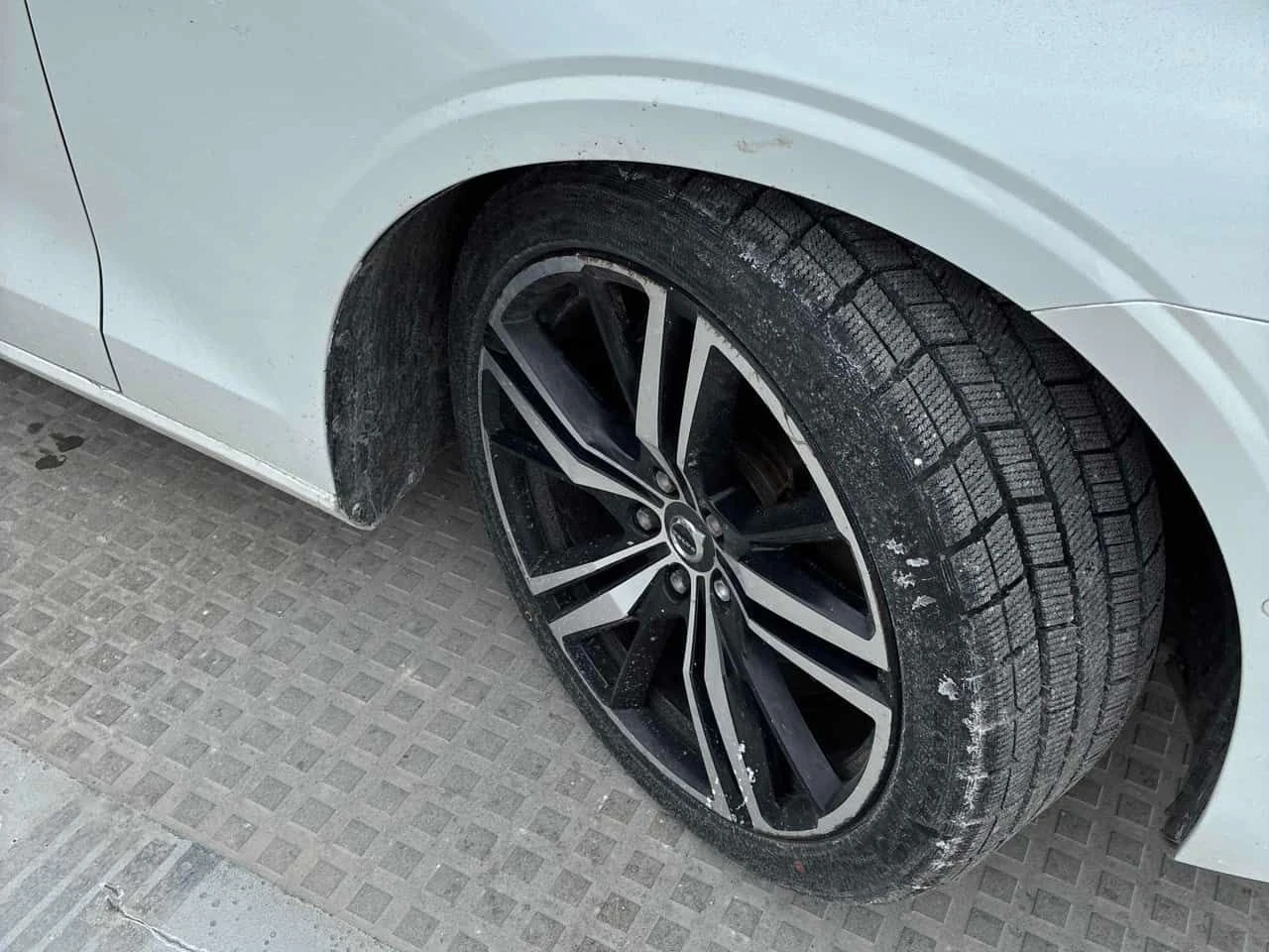 Volvo S60 R Design | ПОДГРЕВ| ШИБЕДАХ + КЛИП НА МОТОР + ГУМИ - изображение 4