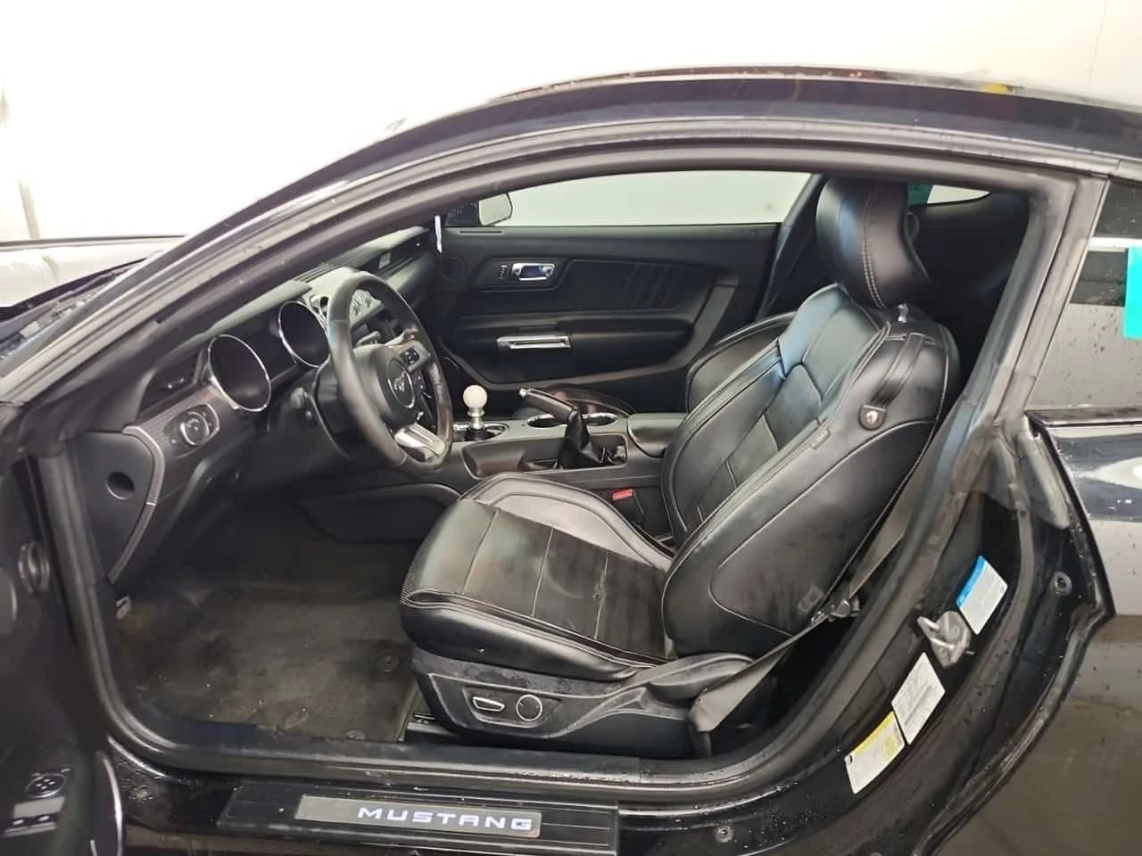 Ford Mustang * ECOBOOST PREMIUM * CARFAX * ПОДГРЕВИ * ОБДУХВАНЕ, снимка 16 - Автомобили и джипове - 53949074