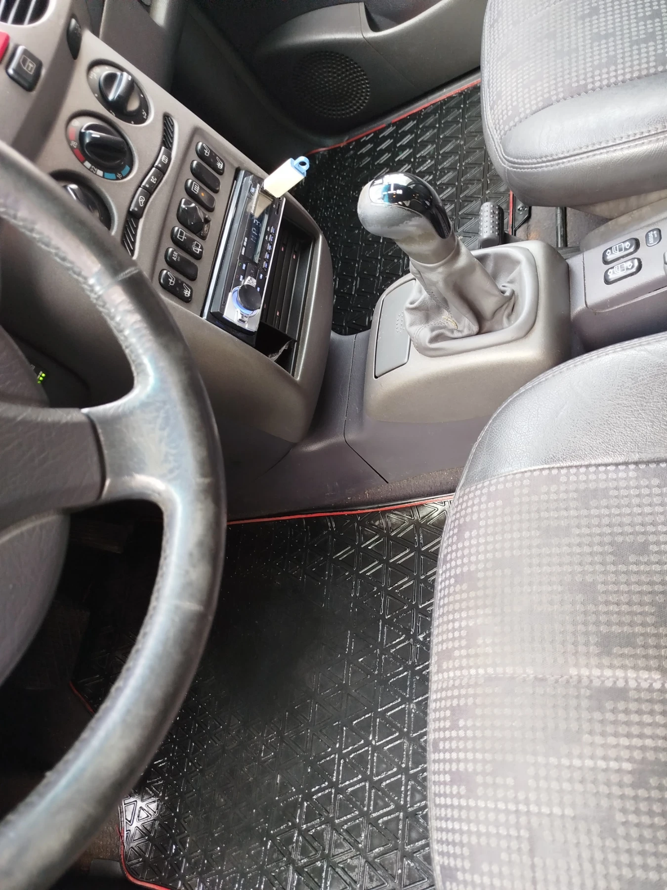 Mercedes-Benz A 160, снимка 9 - Автомобили и джипове - 54026480