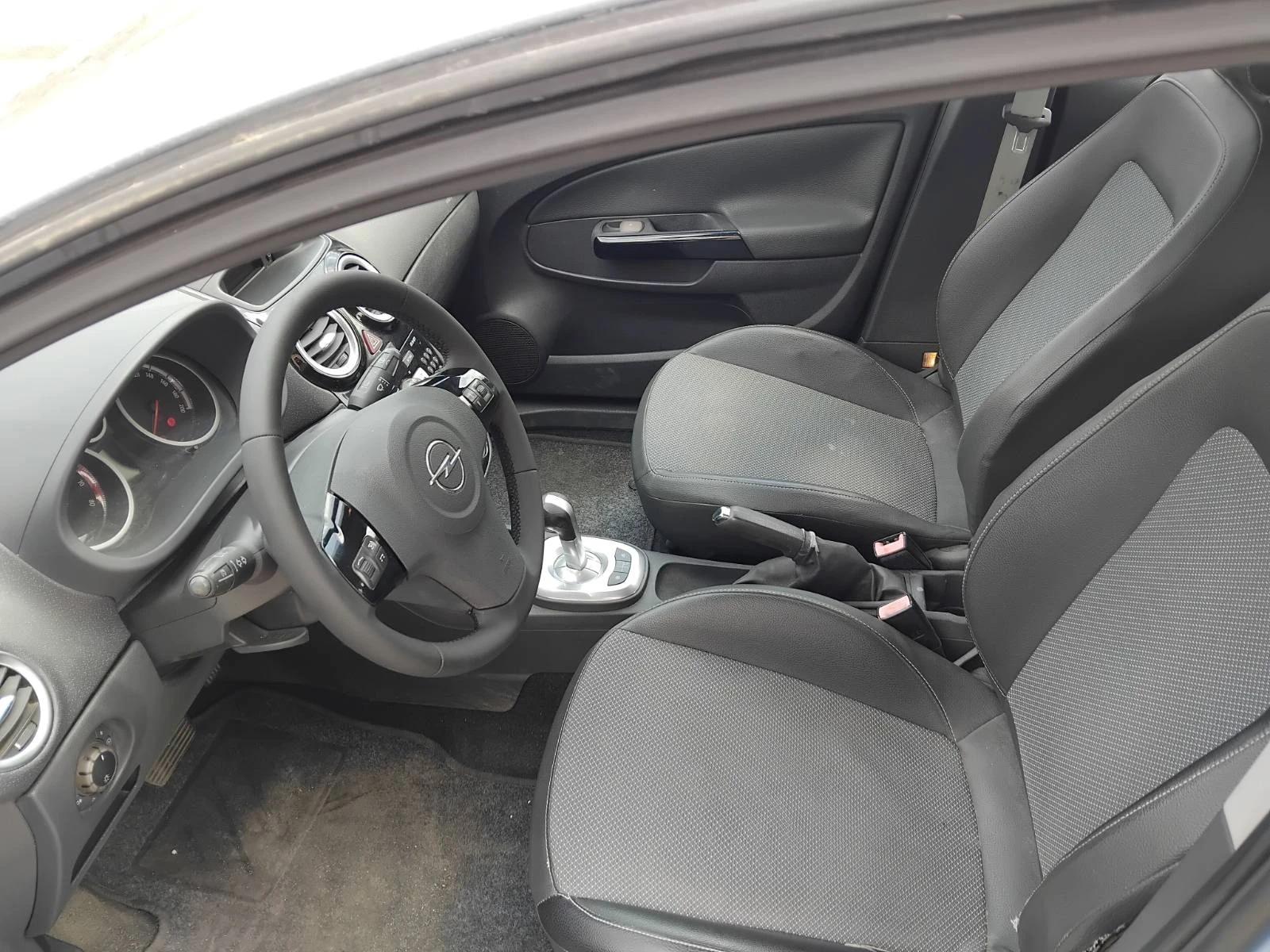 Opel Corsa 1.2, снимка 7 - Автомобили и джипове - 54261430