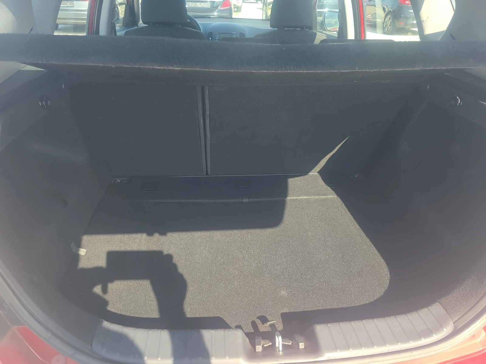 Hyundai I30 1.6GRDI klima, снимка 15 - Автомобили и джипове - 54344215