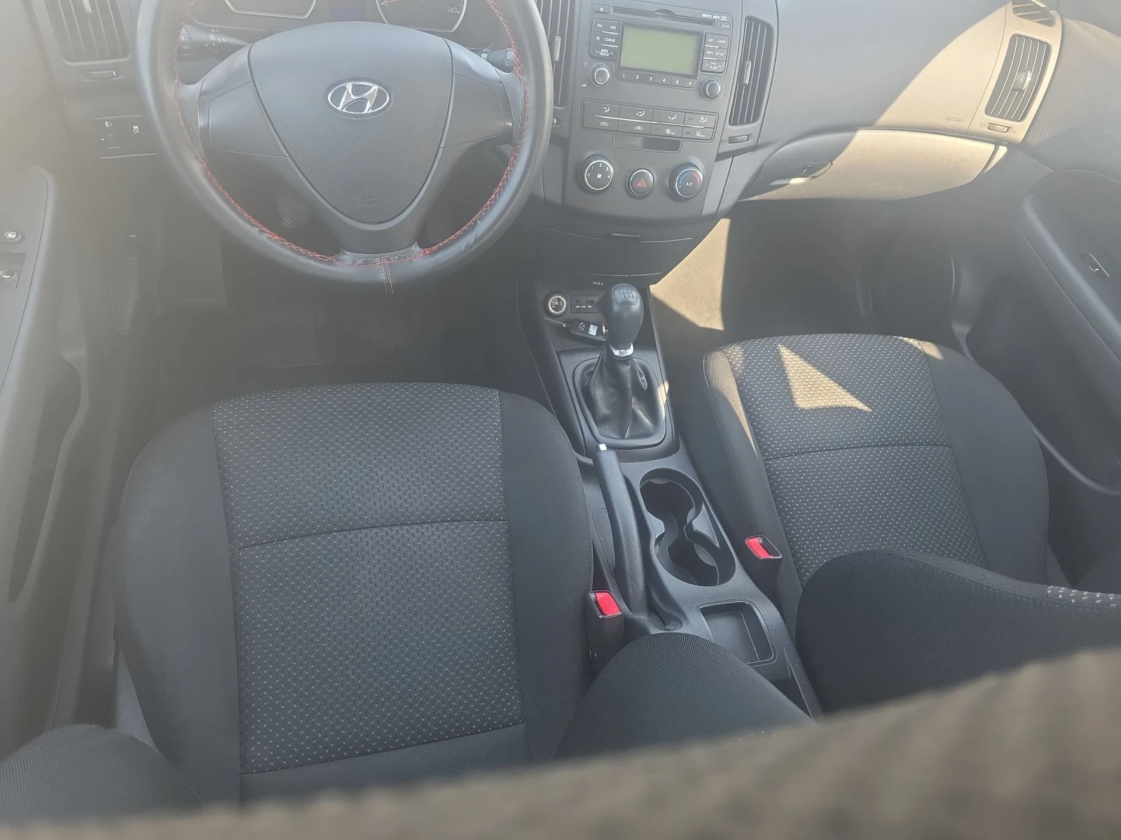 Hyundai I30 1.6GRDI klima, снимка 9 - Автомобили и джипове - 54344215