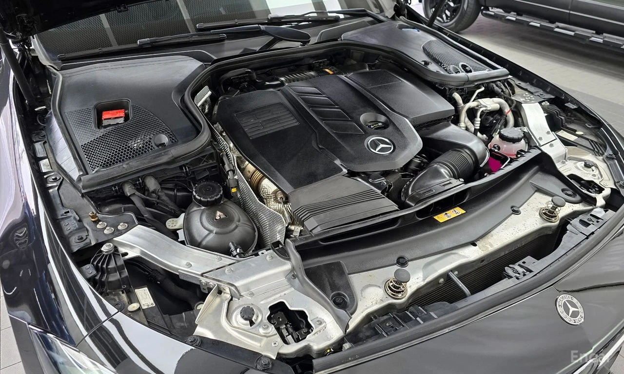 Mercedes-Benz CLS 300 4MATIC* AMG* BURMESTER* HEAD-UP* ОБДУХВАНЕ* КАМЕРА, снимка 6 - Автомобили и джипове - 54459761