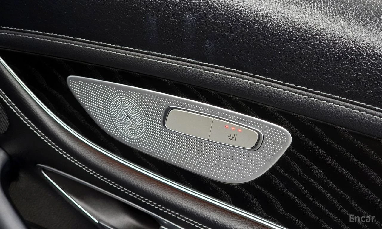 Mercedes-Benz CLS 300 4MATIC* AMG* BURMESTER* HEAD-UP* ОБДУХВАНЕ* КАМЕРА, снимка 15 - Автомобили и джипове - 54459761