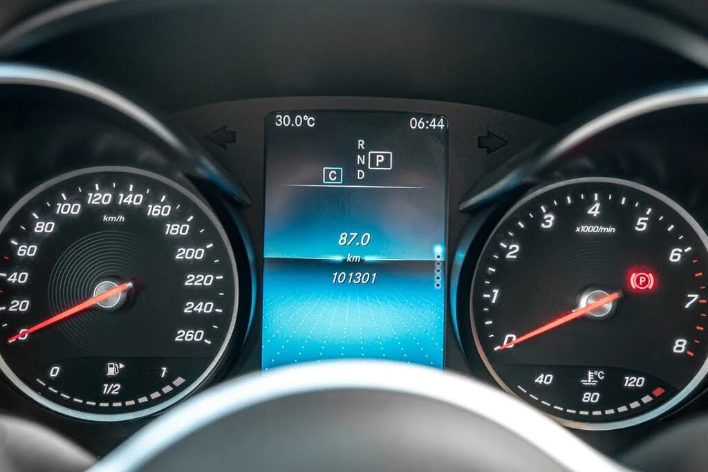 Mercedes-Benz C 300 4MATIC * АвтоКредит * (ЦЕНА ДО БГ), снимка 10 - Автомобили и джипове - 55344767