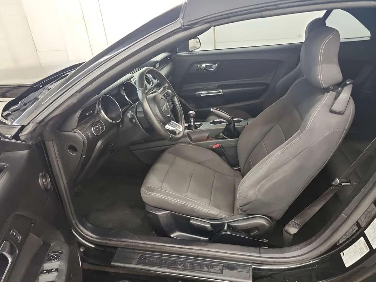 Ford Mustang * V6 * CARFAX * ���� �� �� | Mobile.bg � ����������� 8
