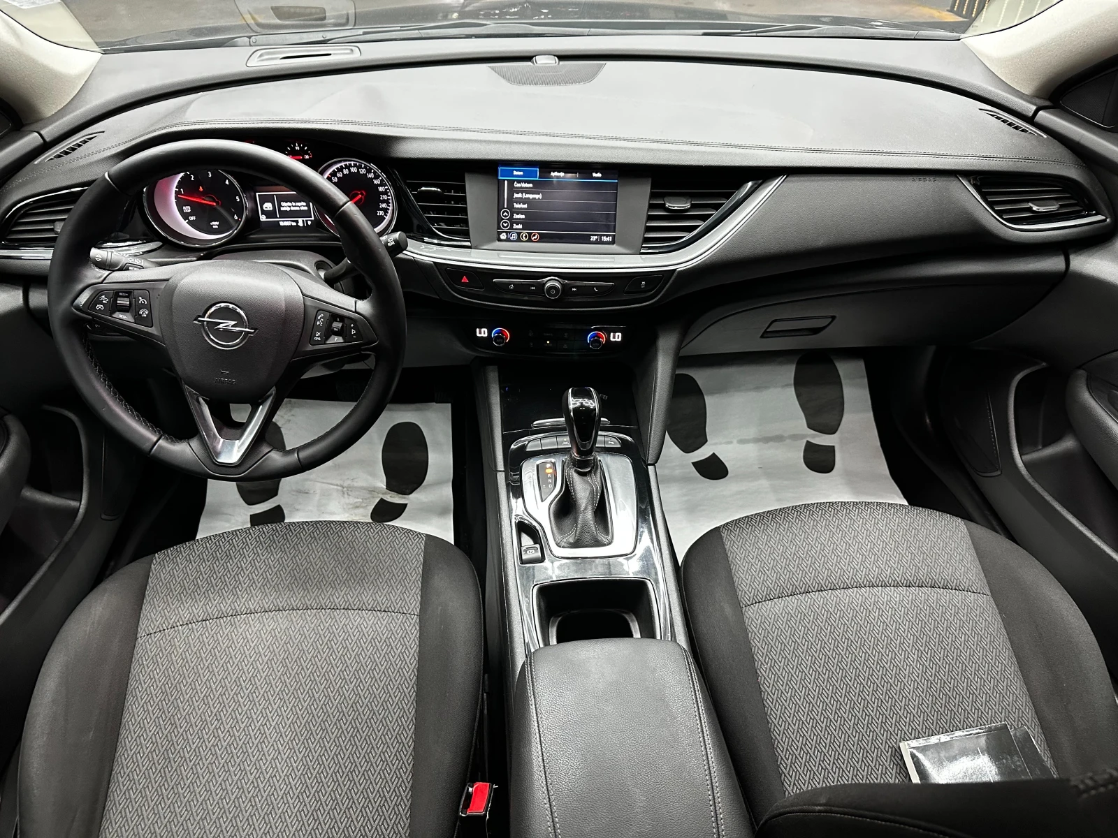 Opel Insignia Sports Tourer 2.0d/ГАРАНЦИЯ, снимка 10 - Автомобили и джипове - 55390954
