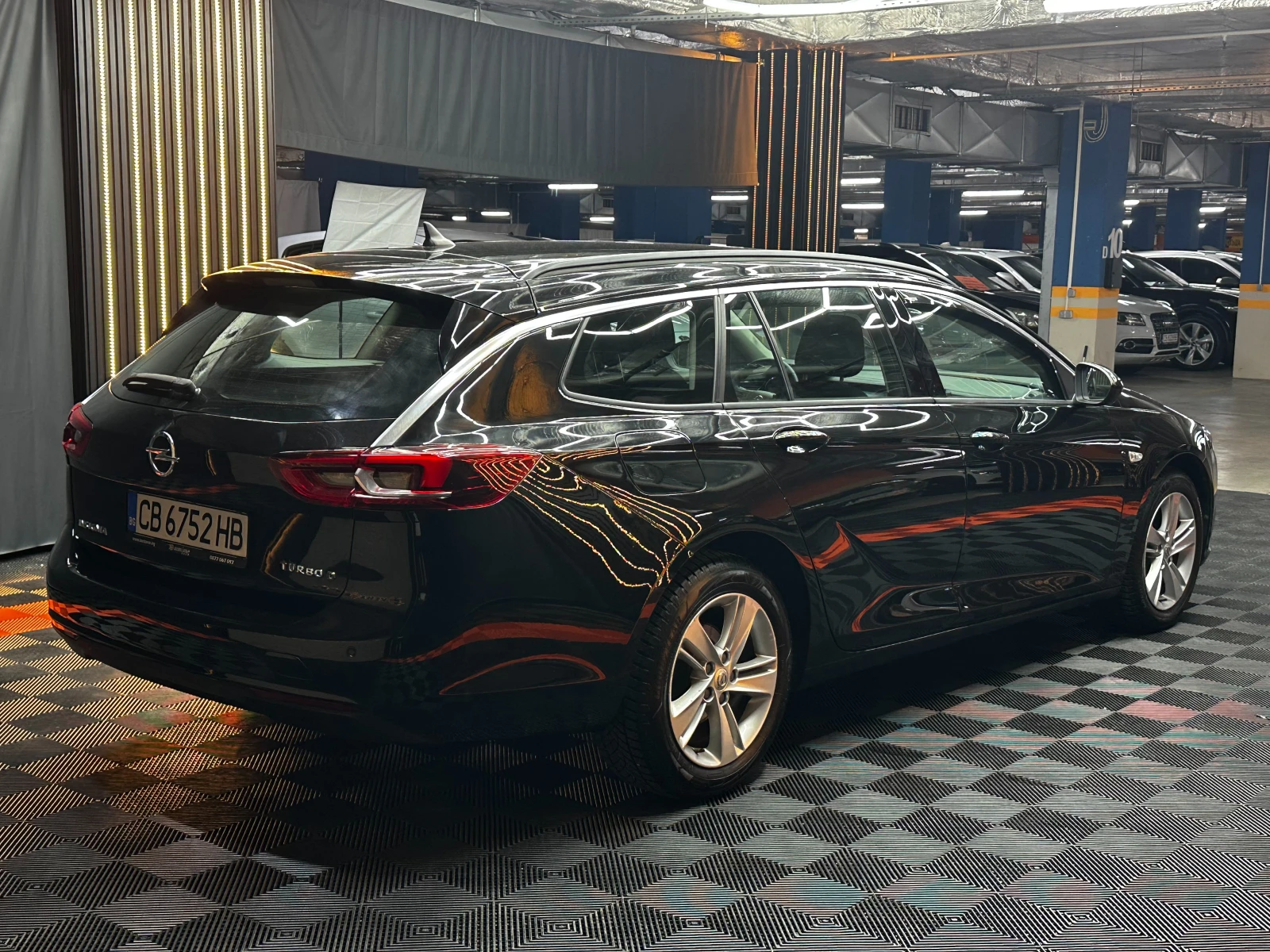 Opel Insignia Sports Tourer 2.0d/ГАРАНЦИЯ, снимка 4 - Автомобили и джипове - 55390954