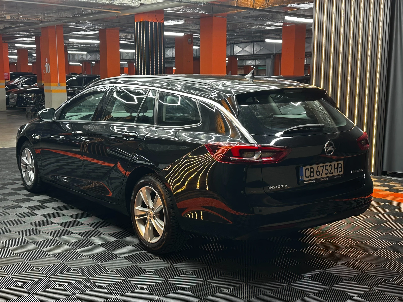 Opel Insignia Sports Tourer 2.0d/ГАРАНЦИЯ, снимка 5 - Автомобили и джипове - 55390954