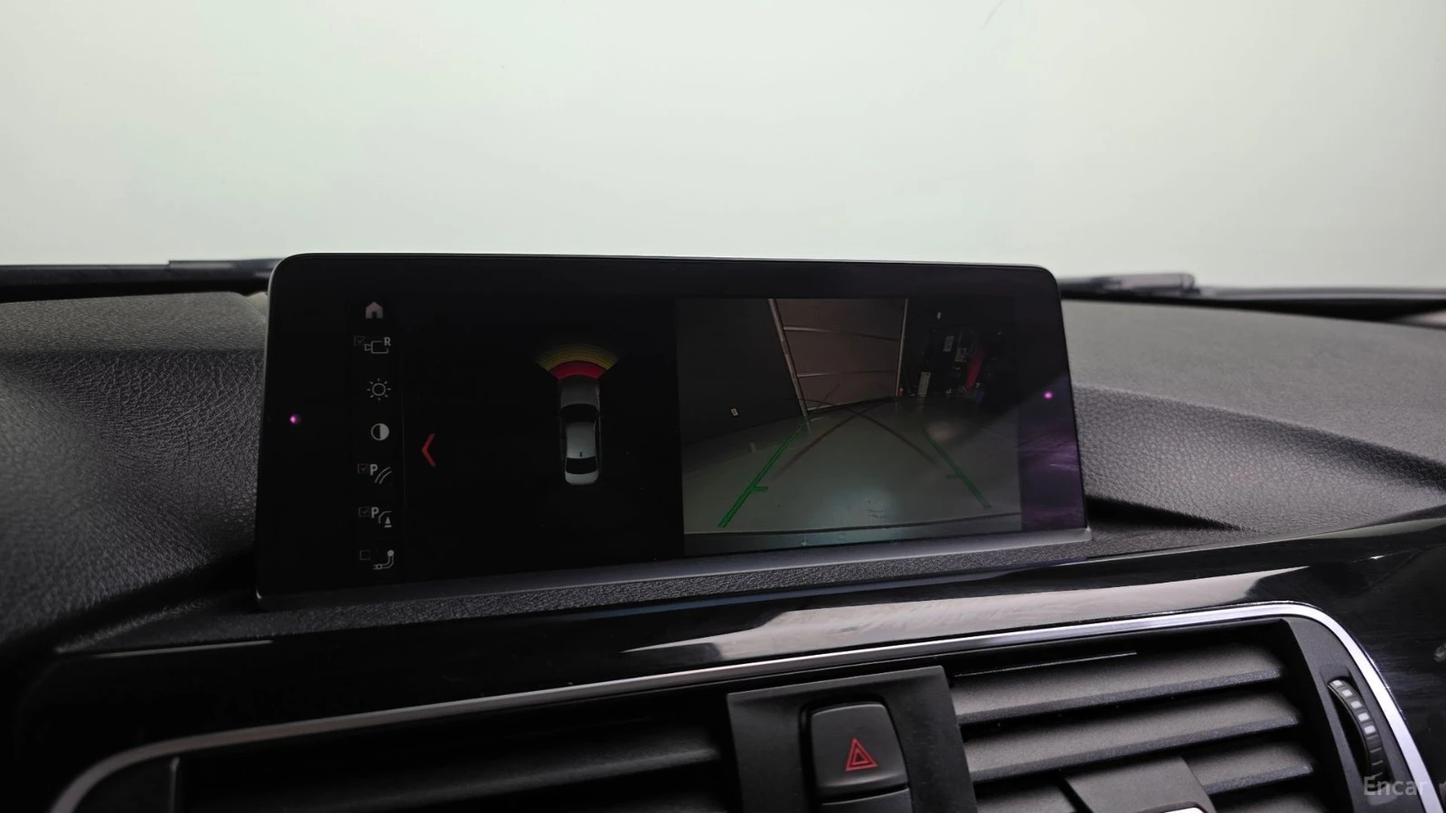 BMW 320 HUD* КОЖА* НАВИ* ПАНО, снимка 12 - Автомобили и джипове - 55500254