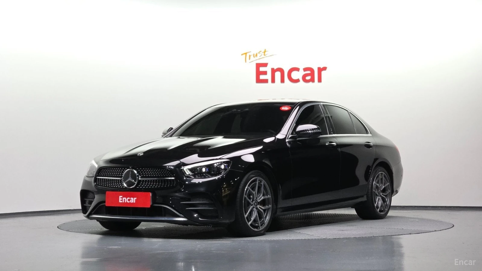 Mercedes-Benz E 220 4MATIC/AMG-LINE/DRIVE-ASSISTS/SUNROOF | Mobile.bg � ����������� 1