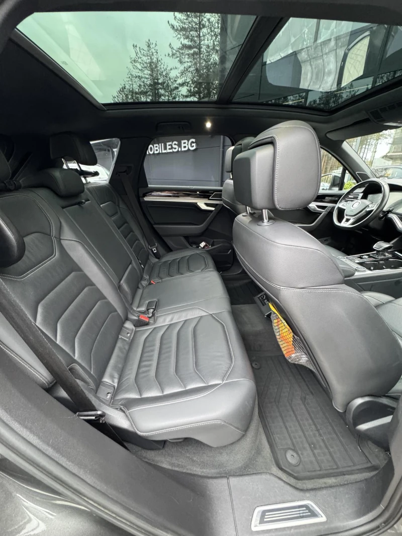 VW Touareg R-LINE, снимка 11 - Автомобили и джипове - 52308723