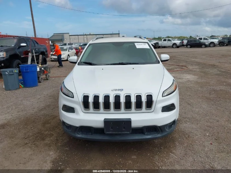Jeep Cherokee 2.4l Latitude Fwd, снимка 12 - Автомобили и джипове - 53325809