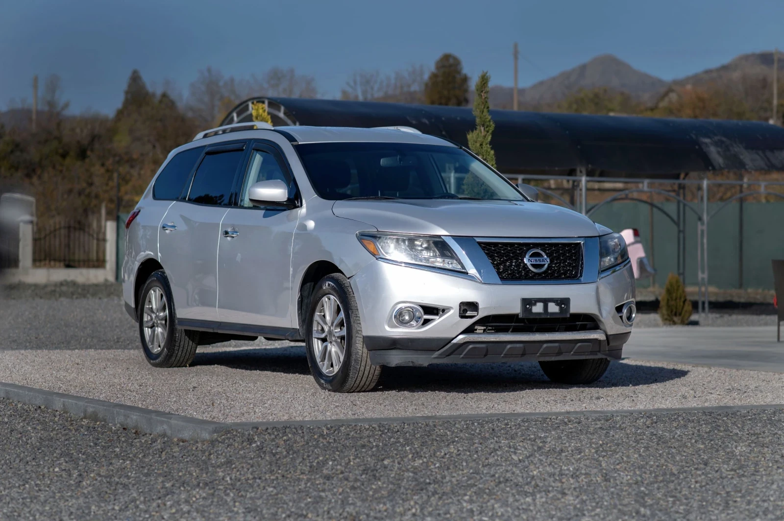 Nissan Pathfinder - [1] 