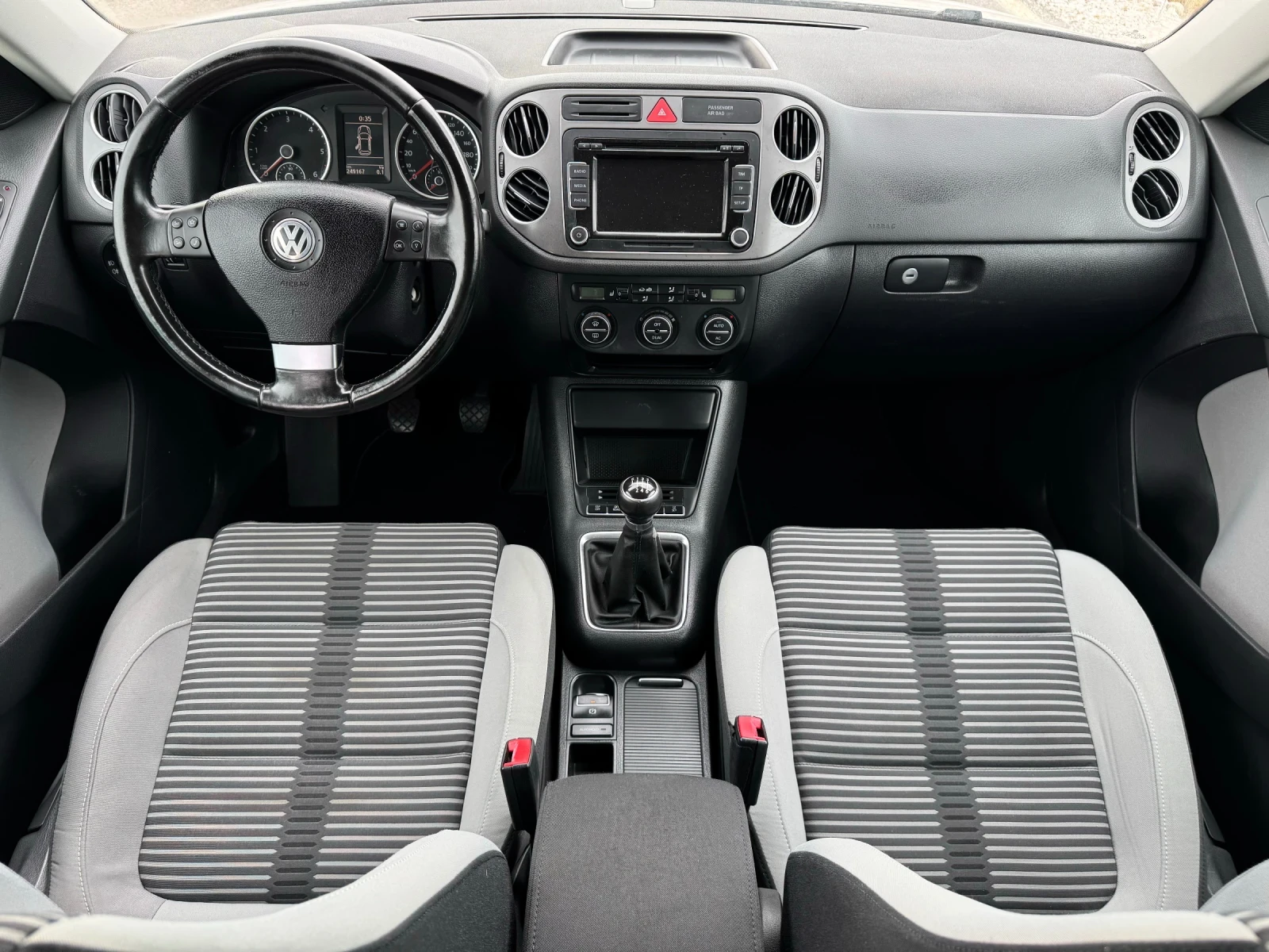 VW Tiguan 2.0 TDI / R LINE / 4MOTION / NAVI / FACE / XENON - изображение 10