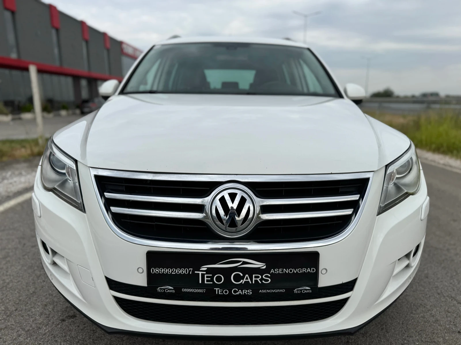 VW Tiguan 2.0 TDI / R LINE / 4MOTION / NAVI / FACE / XENON - изображение 2