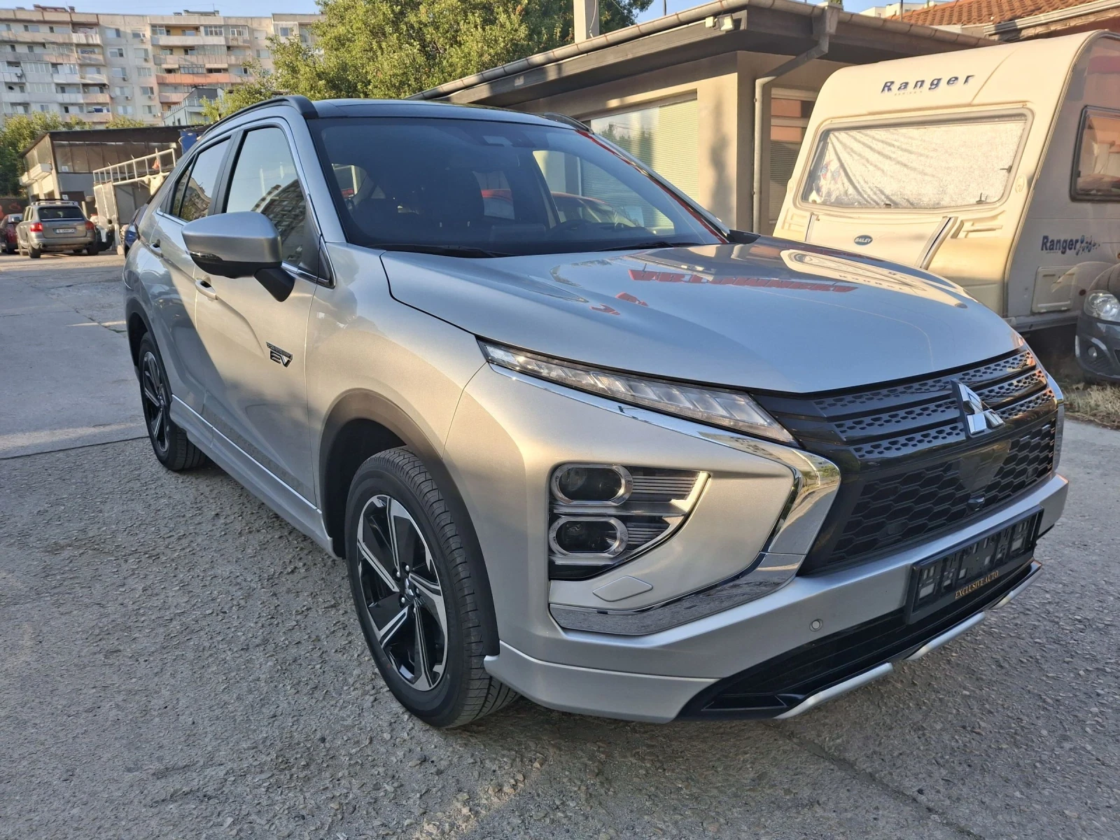 Mitsubishi Eclipse Cross 2.4 PHEV НОВ ФУЛЛ - изображение 3