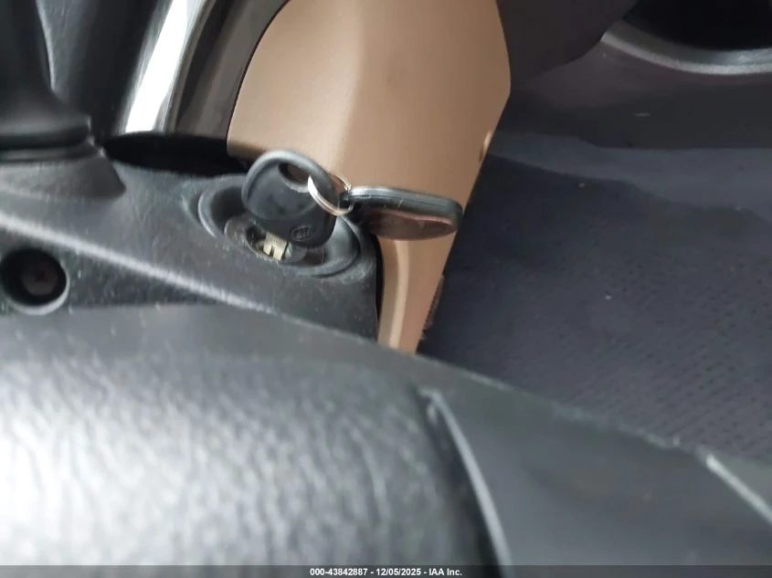 Kia Sorento 2.4L I-4 DI, DOHC, VVT, 191HP Front Wheel Drive - изображение 3