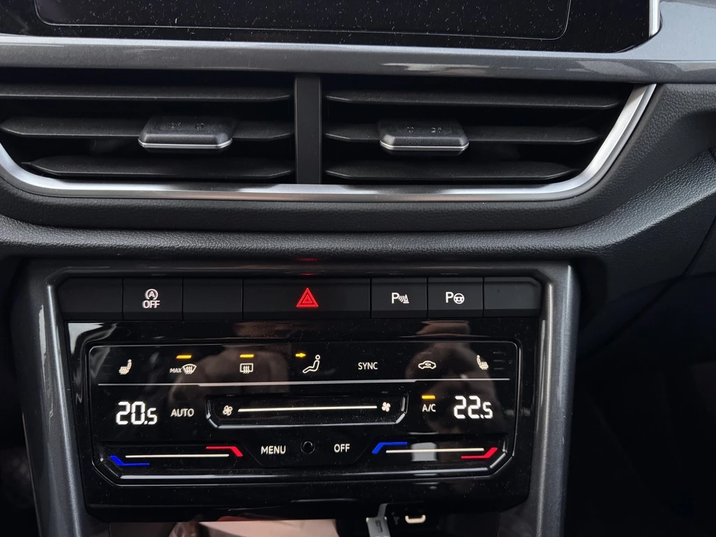 VW T-Roc Style 1.5 TSI DSG Гаранция до 2028 г., снимка 10 - Автомобили и джипове - 53713641