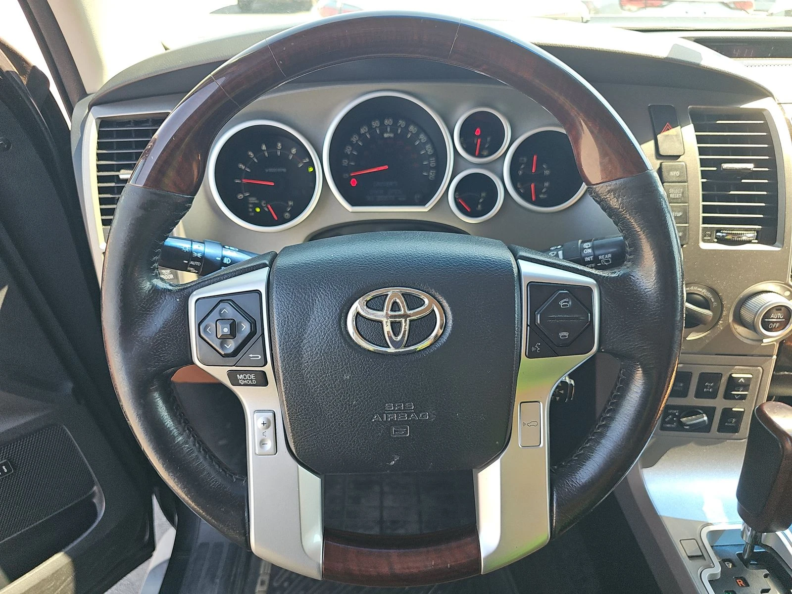 Toyota Sequoia Platinum, снимка 9 - Автомобили и джипове - 54228186