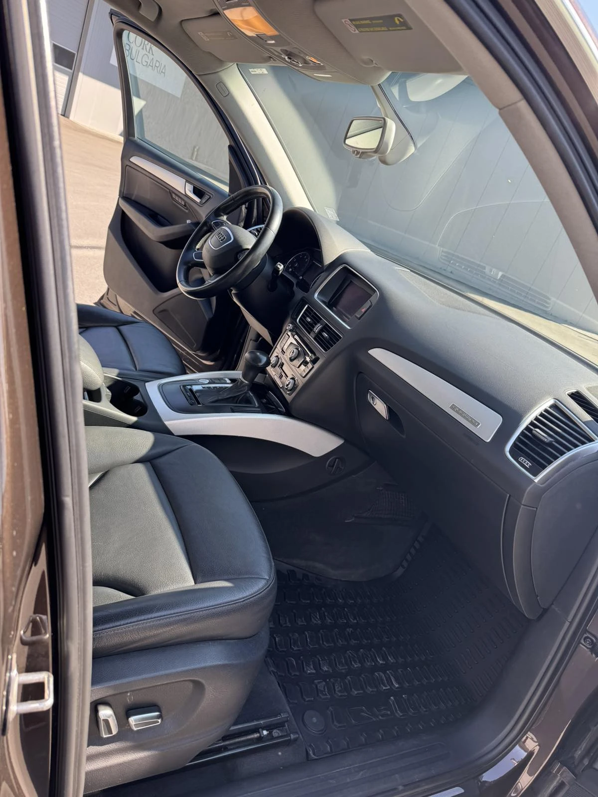 Audi Q5 2.0T quattro, снимка 11 - Автомобили и джипове - 54401759