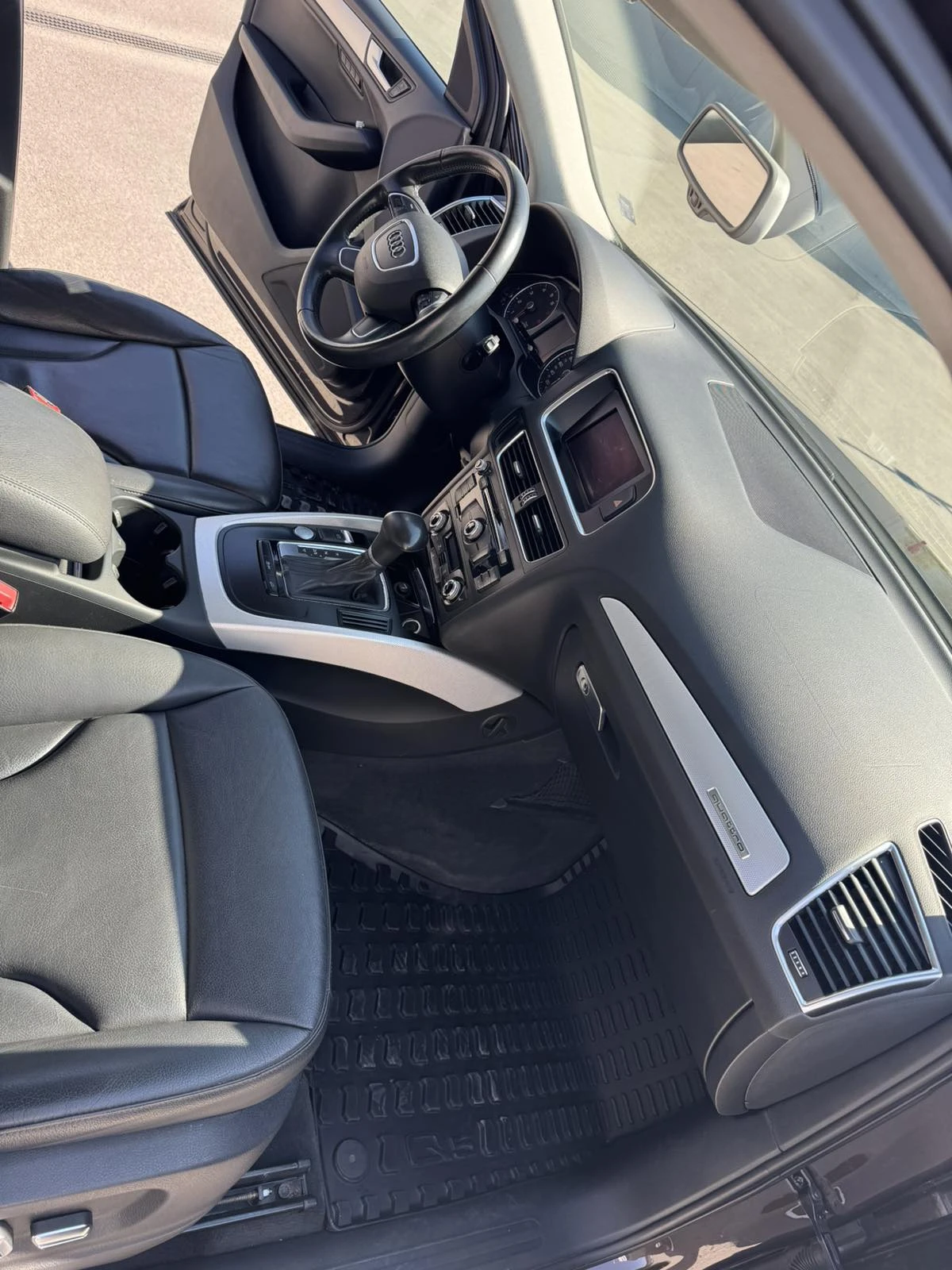 Audi Q5 2.0T quattro, снимка 16 - Автомобили и джипове - 54401759