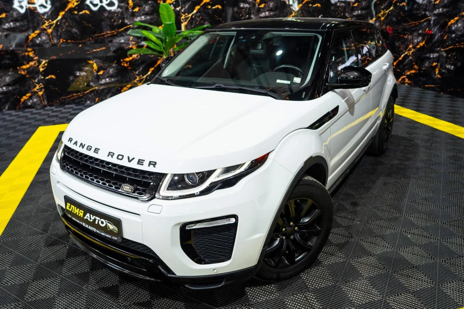 Land Rover Range Rover Evoque 2.2D LED NAVI BLACK LINE ЛИЗИНГ 100%, снимка 2 - Автомобили и джипове - 55009159
