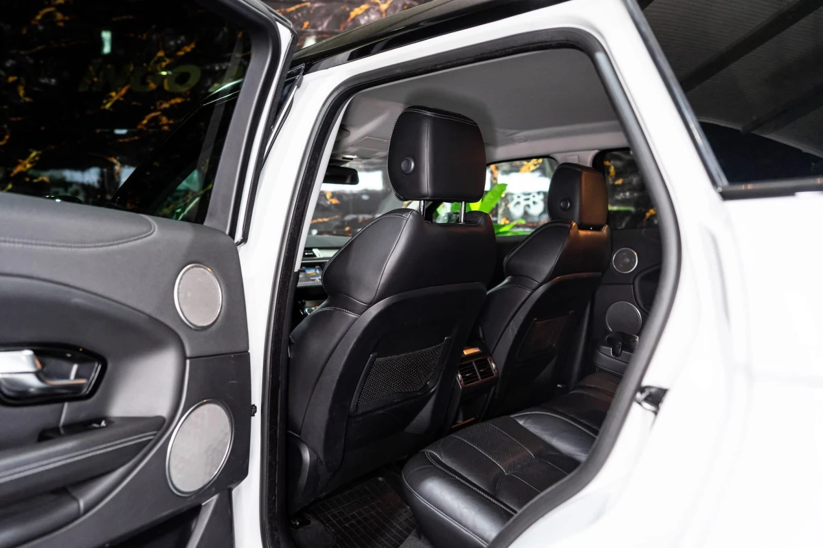 Land Rover Range Rover Evoque 2.2D LED NAVI BLACK LINE ЛИЗИНГ 100%, снимка 15 - Автомобили и джипове - 55009159
