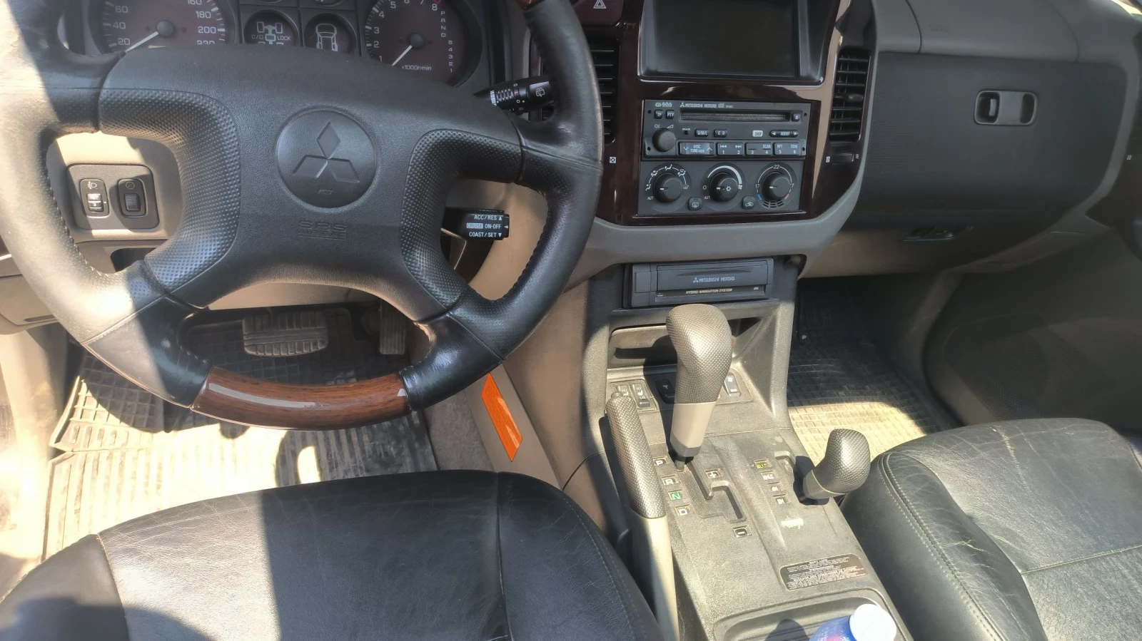 Mitsubishi Pajero 3.5 GDI 5 врати 7 местно, снимка 11 - Автомобили и джипове - 55559363