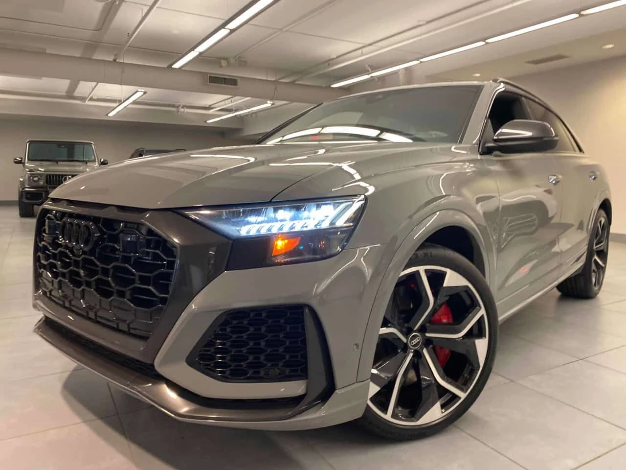 Audi RSQ8 * 4.0 TFSI quattro * CARFAX * ОПЦИЯ ЗА ФИНАНСИРАНЕ