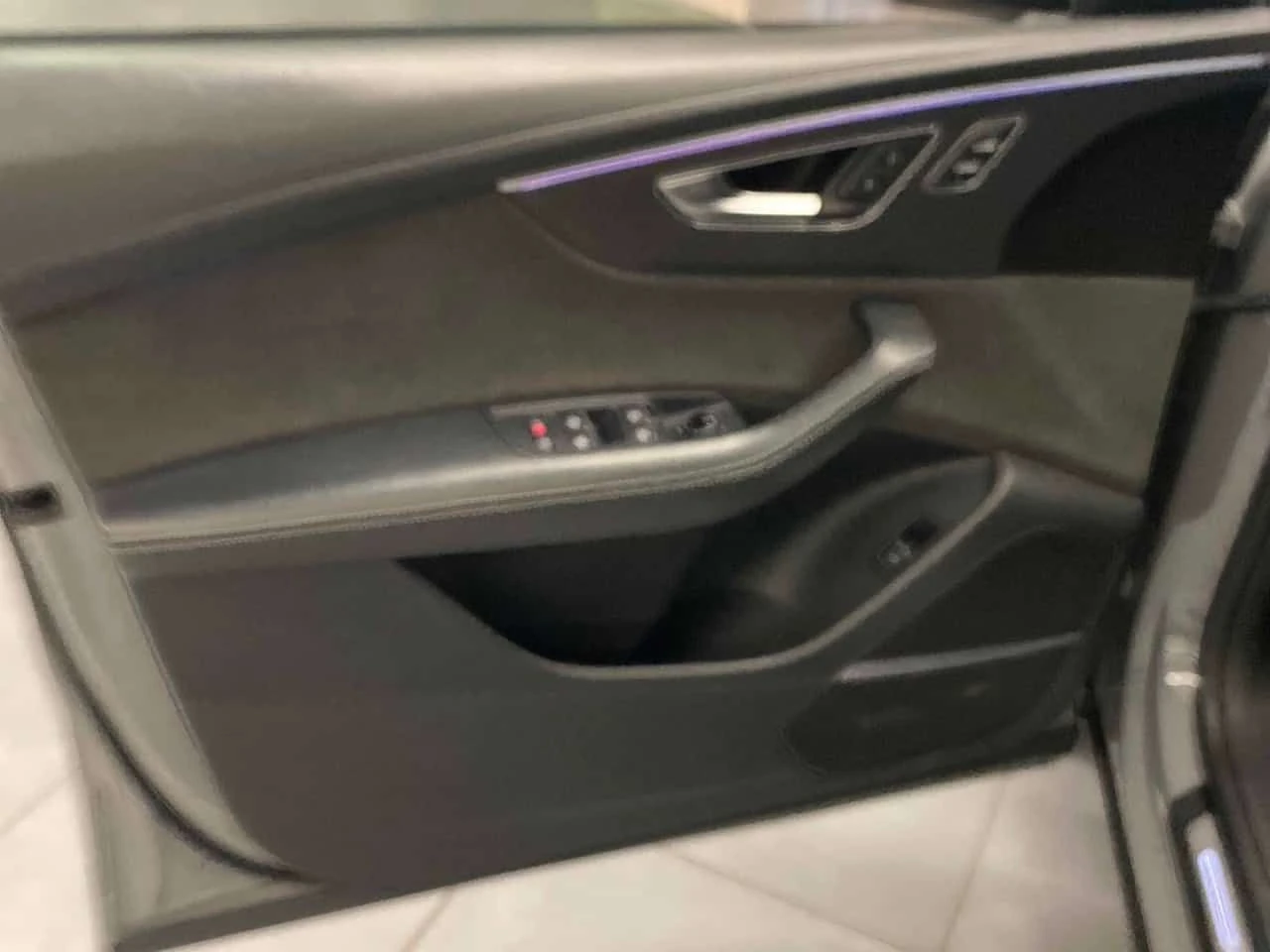 Audi RSQ8 * 4.0 TFSI quattro * CARFAX * ОПЦИЯ ЗА ФИНАНСИРАНЕ, снимка 16 - Автомобили и джипове - 55723892