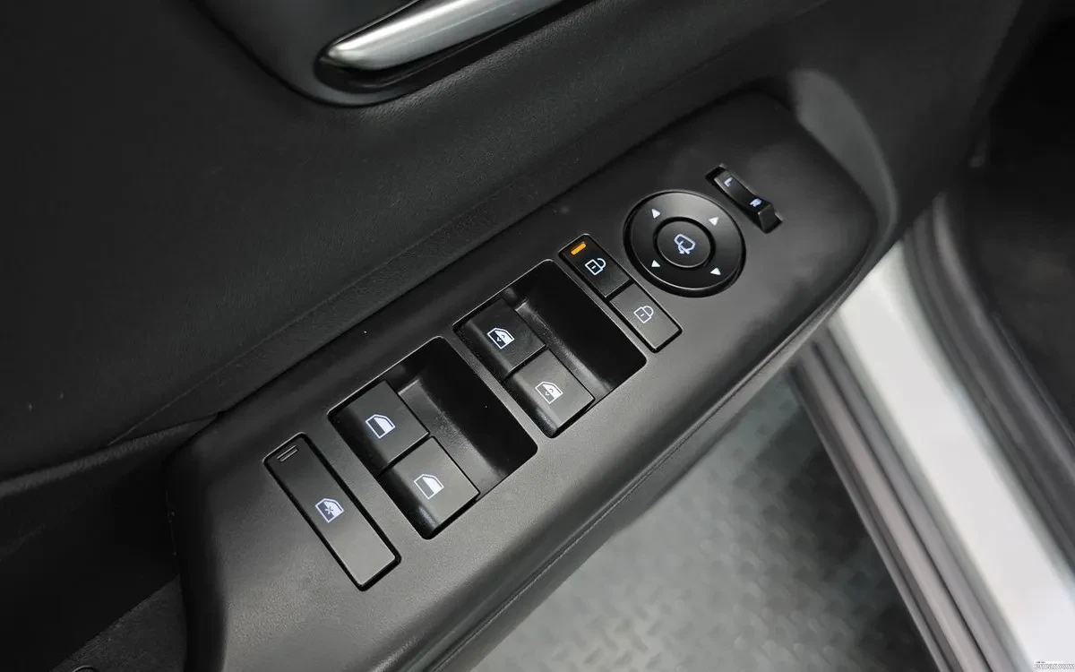 Hyundai Kona 1.6 T-GDi - 2WD, снимка 13 - Автомобили и джипове - 55741471