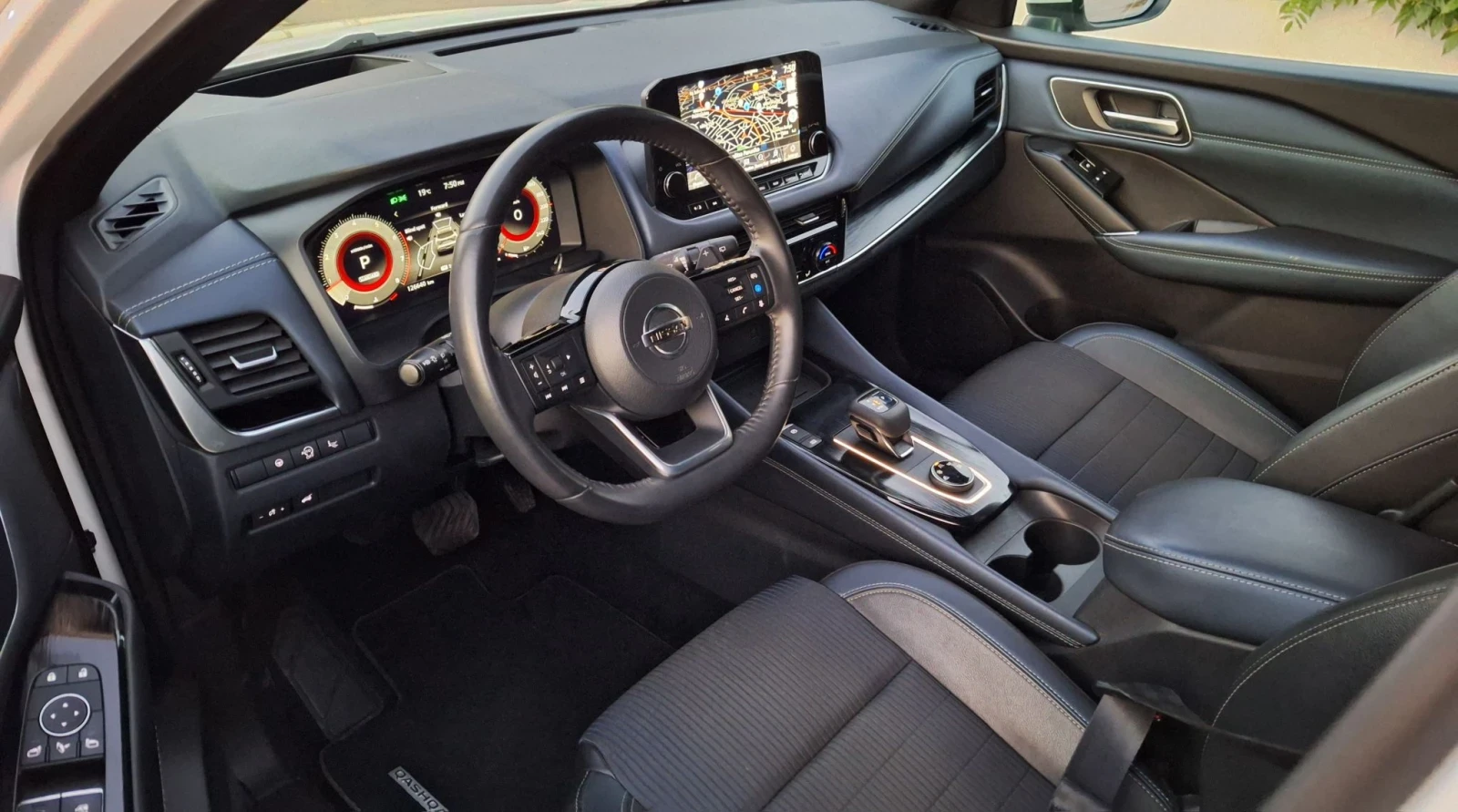 Nissan Qashqai Hybrid 158кс Tekna+ 4x4 Автоматик Xtronic, снимка 10 - Автомобили и джипове - 56154804