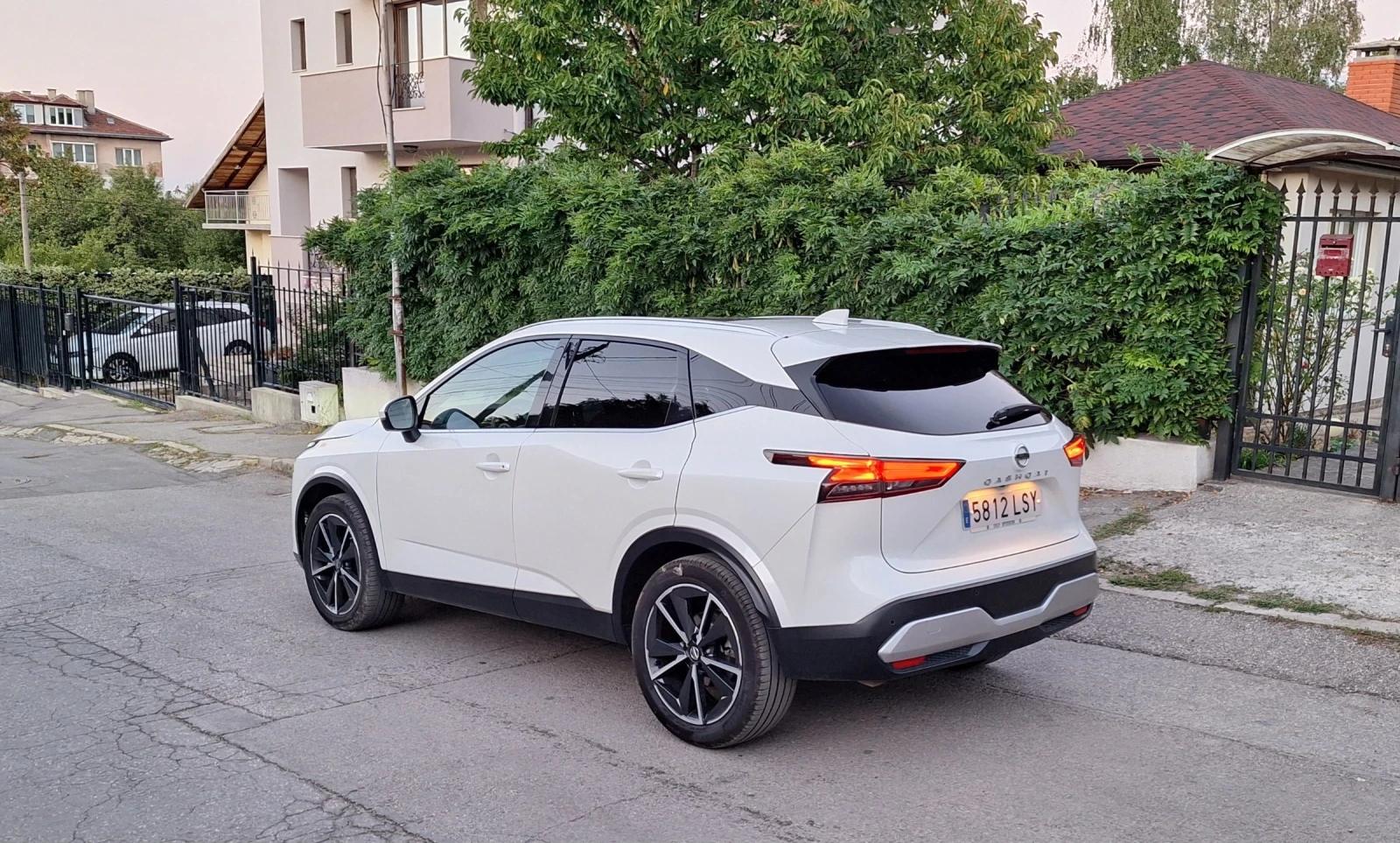 Nissan Qashqai Hybrid 158кс Tekna+ 4x4 Автоматик Xtronic, снимка 6 - Автомобили и джипове - 56154804