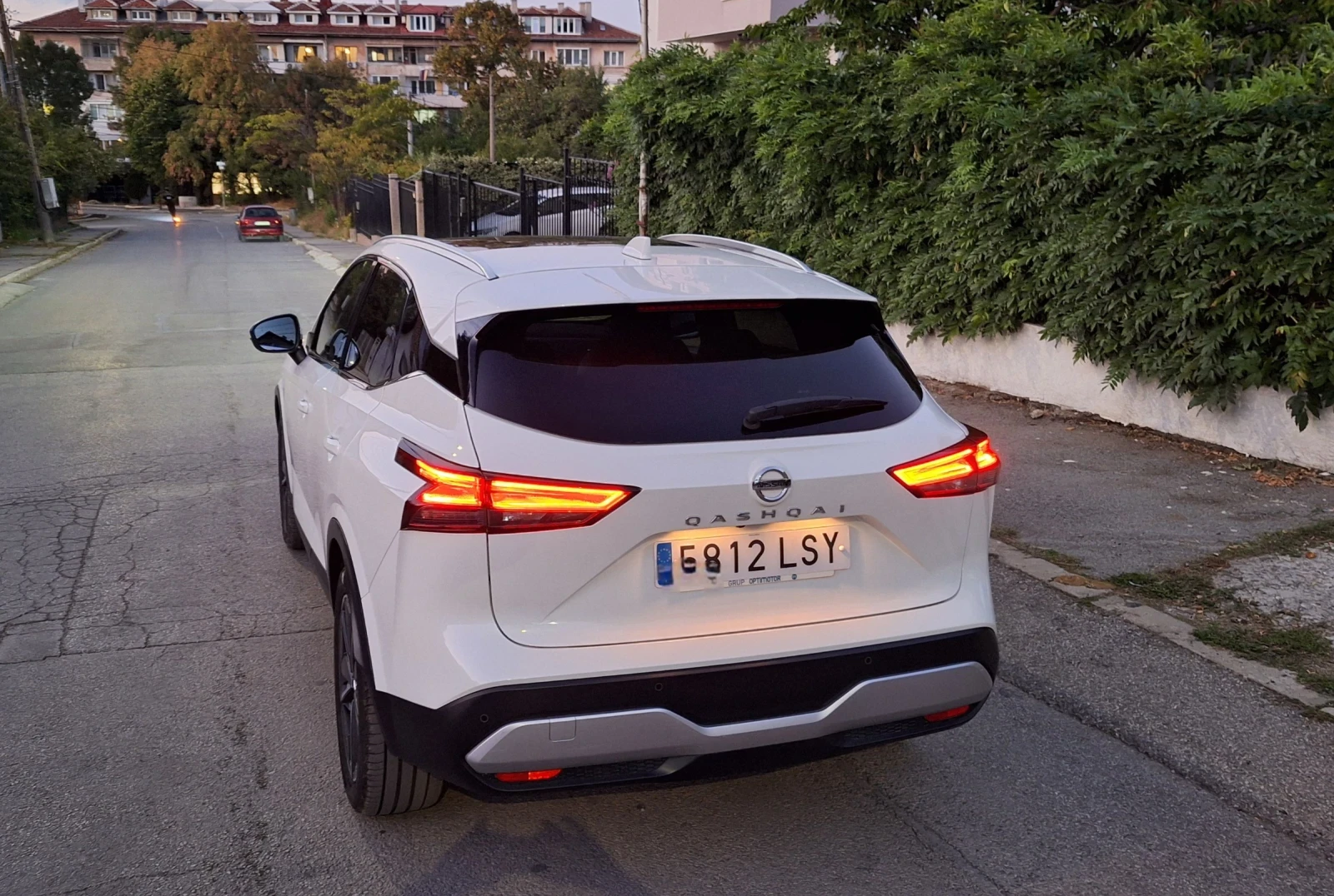 Nissan Qashqai Hybrid 158кс Tekna+ 4x4 Автоматик Xtronic, снимка 12 - Автомобили и джипове - 56154804