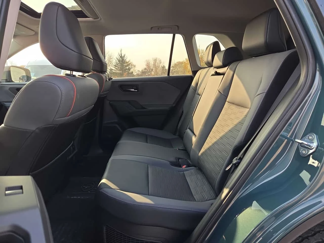 Toyota Rav4 WOODLAND * AWD * CARFAX * , снимка 11 - Автомобили и джипове - 56727578