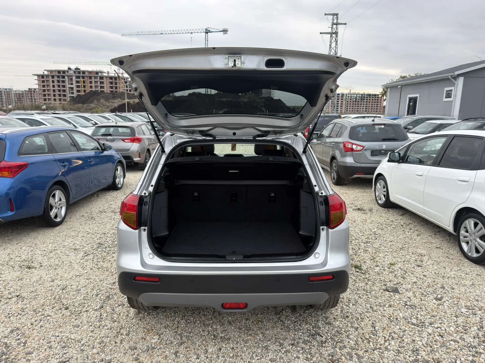 Suzuki Vitara 1.6i 4x4, снимка 8 - Автомобили и джипове - 56740699